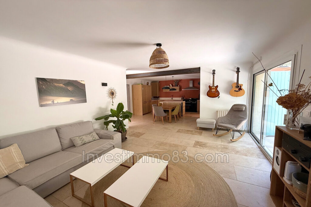 Dans un quartier calme et recherché, belle maison de type 6 de – 6 pièces – 4 chambres – 133.00 m²