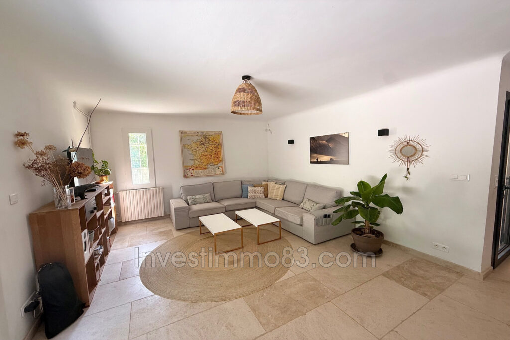 Dans un quartier calme et recherché, belle maison de type 6 de – 6 pièces – 4 chambres – 133.00 m²