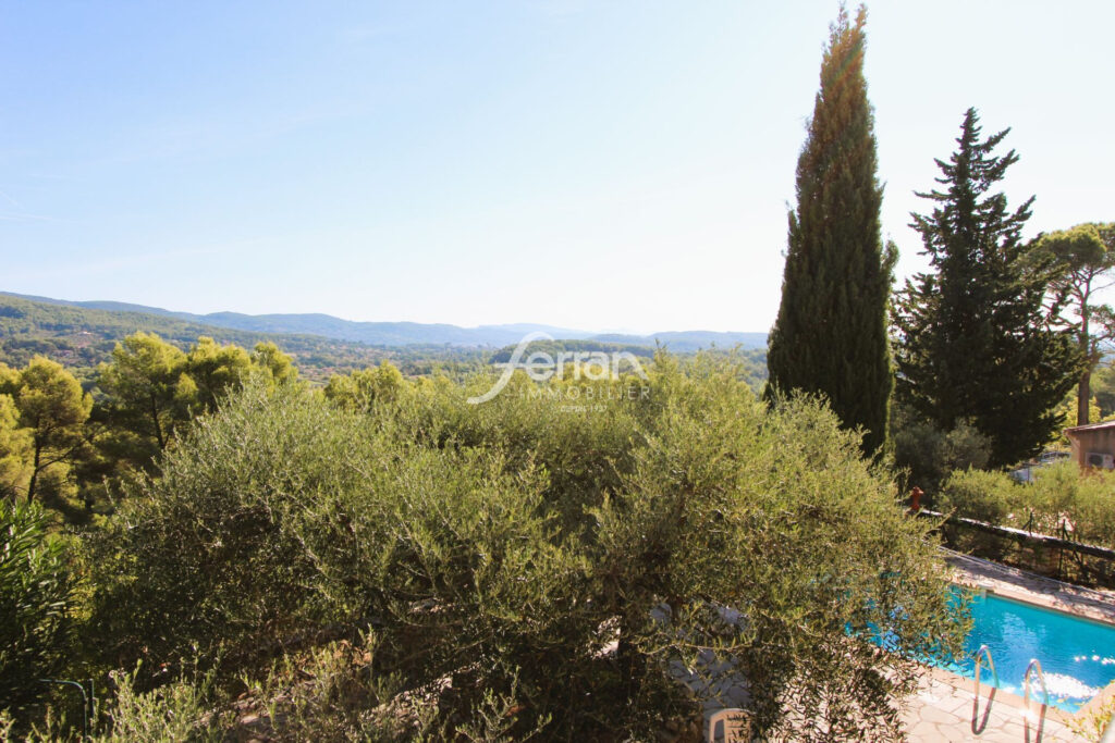 Proche village de Flayosc Villa 200m², 1448m² terrain et vue p – 6 pièces – 5 chambres – 206.00 m²