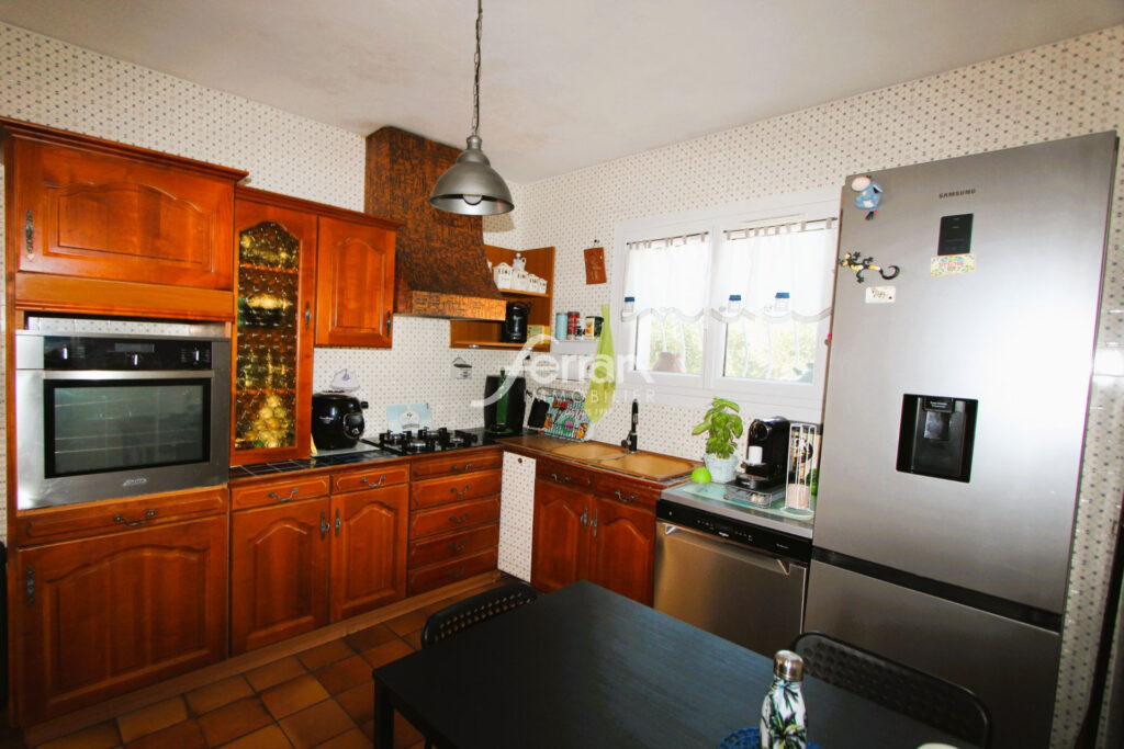 Proche village de Flayosc Villa 200m², 1448m² terrain et vue p – 6 pièces – 5 chambres – 206.00 m²