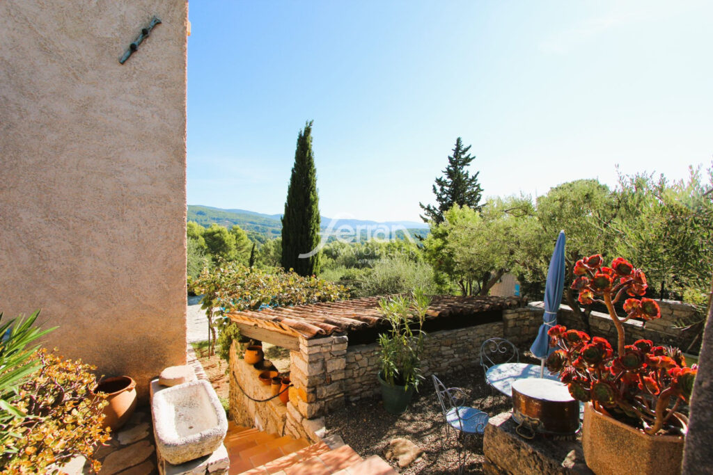 Proche village de Flayosc Villa 200m², 1448m² terrain et vue p – 6 pièces – 5 chambres – 206.00 m²