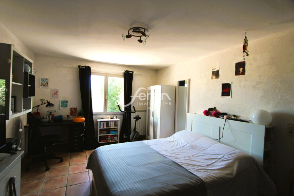 Proche village de Flayosc Villa 200m², 1448m² terrain et vue p – 6 pièces – 5 chambres – 206.00 m²