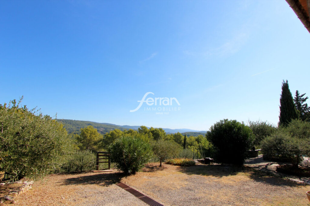 Proche village de Flayosc Villa 200m², 1448m² terrain et vue p – 6 pièces – 5 chambres – 206.00 m²