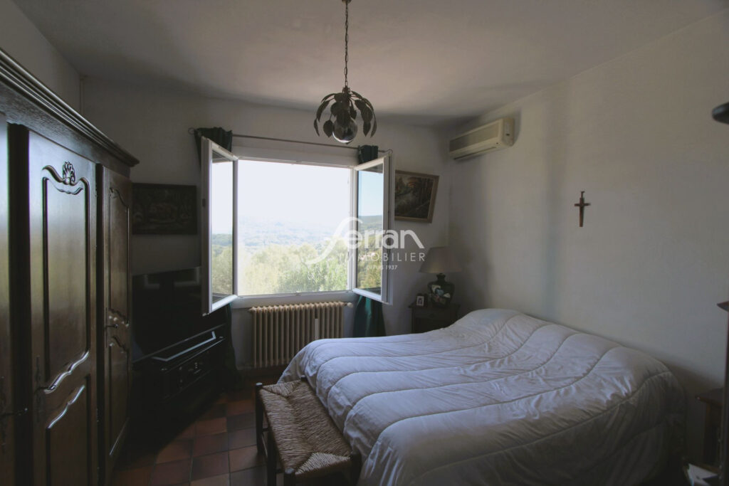 Proche village de Flayosc Villa 200m², 1448m² terrain et vue p – 6 pièces – 5 chambres – 206.00 m²