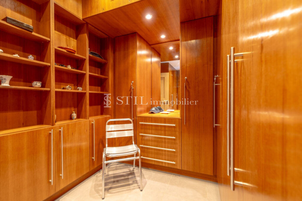 vente villa 6 Pièce(s) – 6 pièces – 5 chambres – 314.00 m²