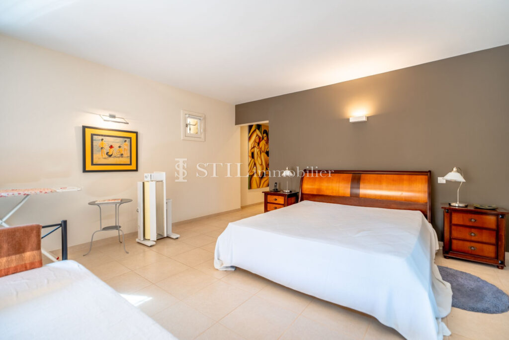 vente villa 6 Pièce(s) – 6 pièces – 5 chambres – 314.00 m²