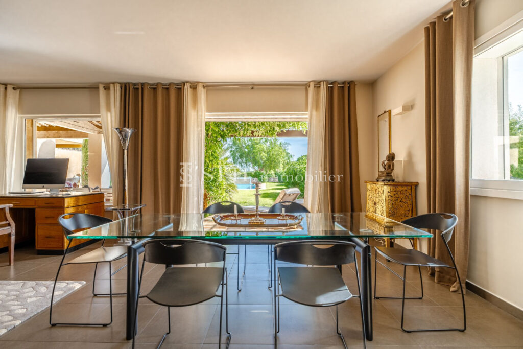 vente villa 6 Pièce(s) – 6 pièces – 5 chambres – 314.00 m²