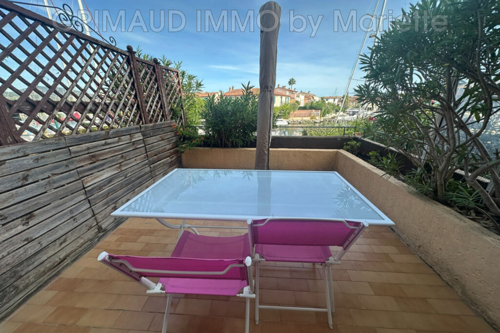 appartement avec terrasse, T2 vue canaux de port grimaud, gara – 2 pièces – 1 chambre – 36.20 m²