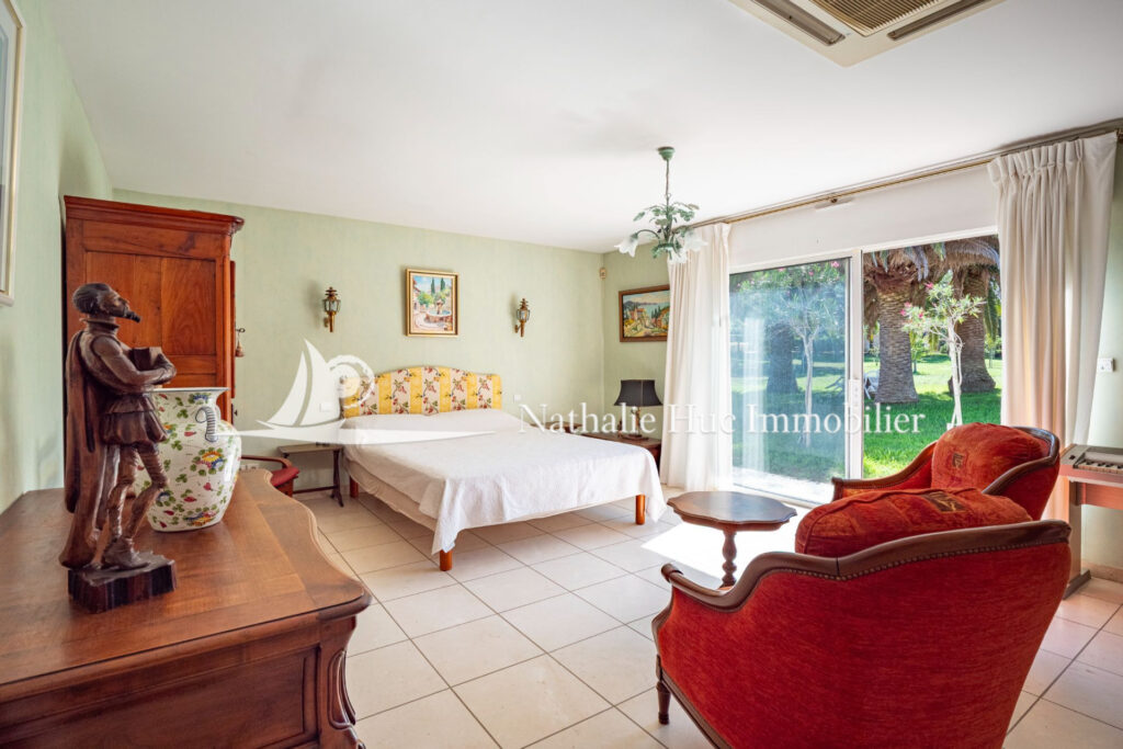 vente maison 7 Pièce(s) – 7 pièces – 4 chambres – 256.00 m²