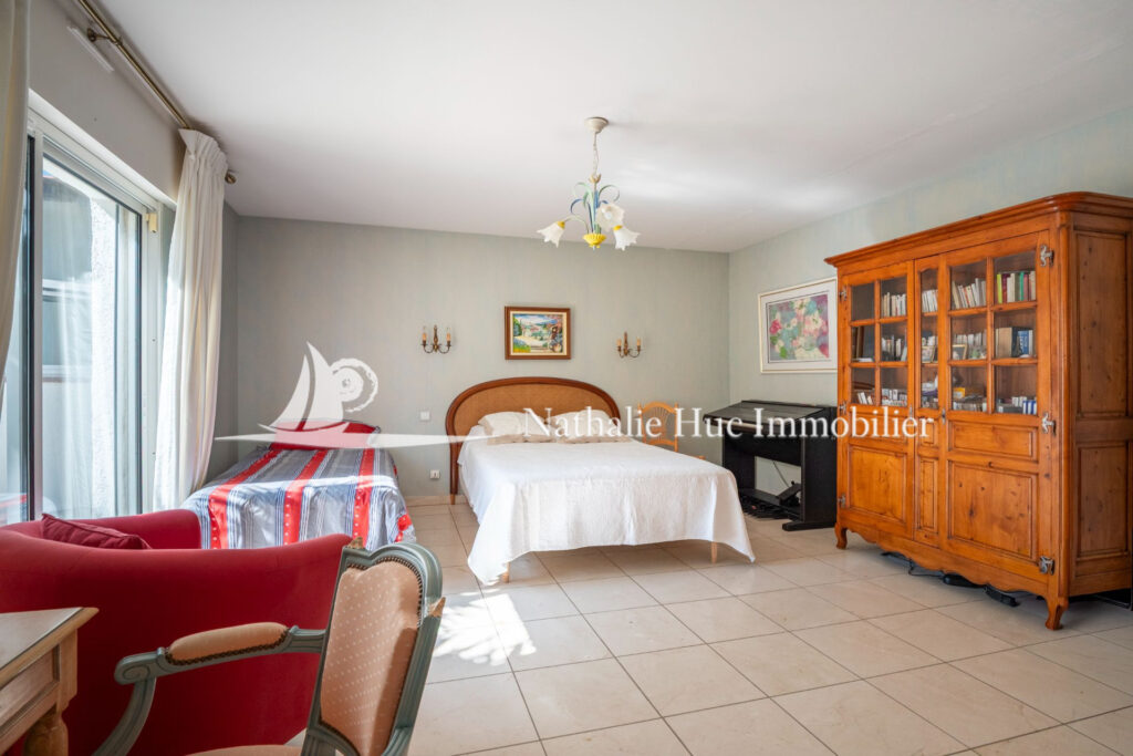 vente maison 7 Pièce(s) – 7 pièces – 4 chambres – 256.00 m²