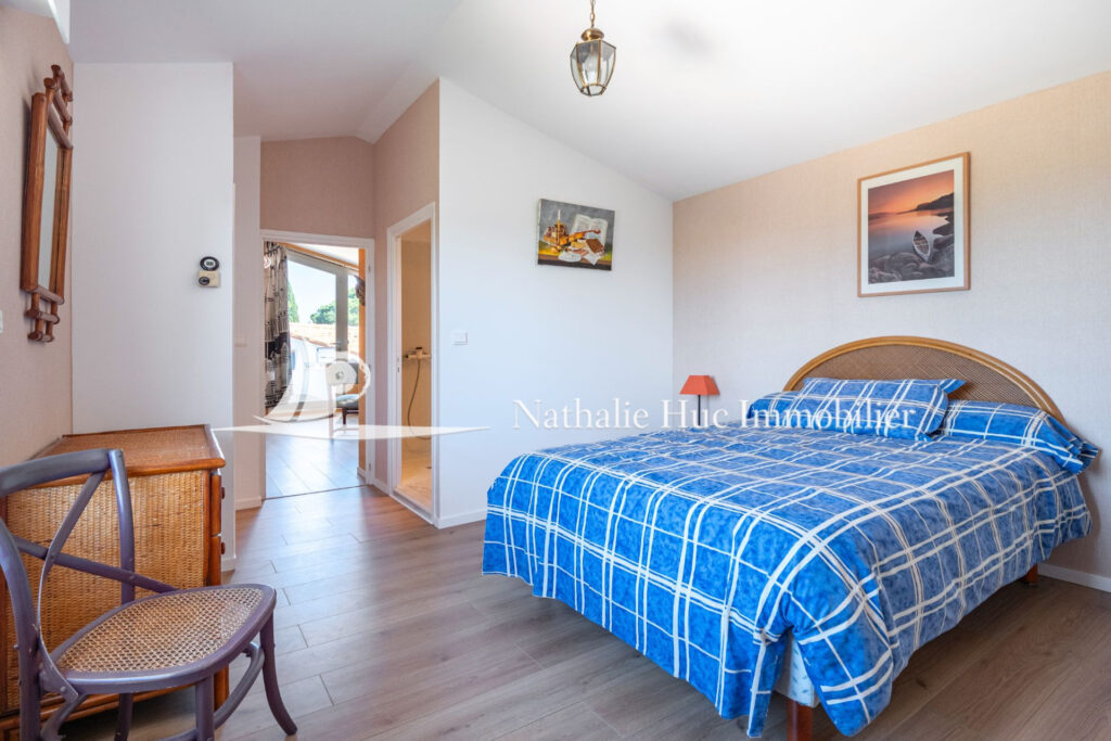 vente maison 7 Pièce(s) – 7 pièces – 4 chambres – 256.00 m²