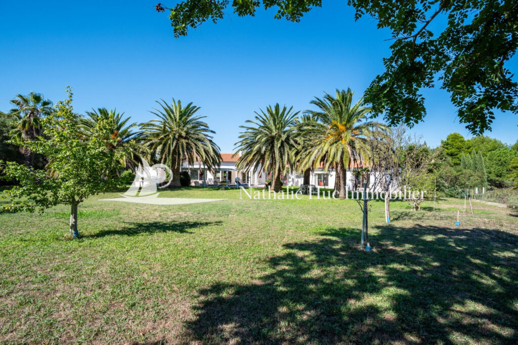 vente maison 7 Pièce(s) – 7 pièces – 4 chambres – 256.00 m²