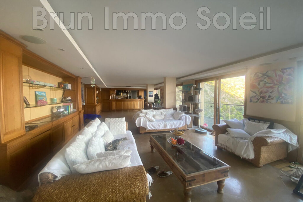 vente maison 7 Pièce(s) – 7 pièces – 4 chambres – 178.00 m²