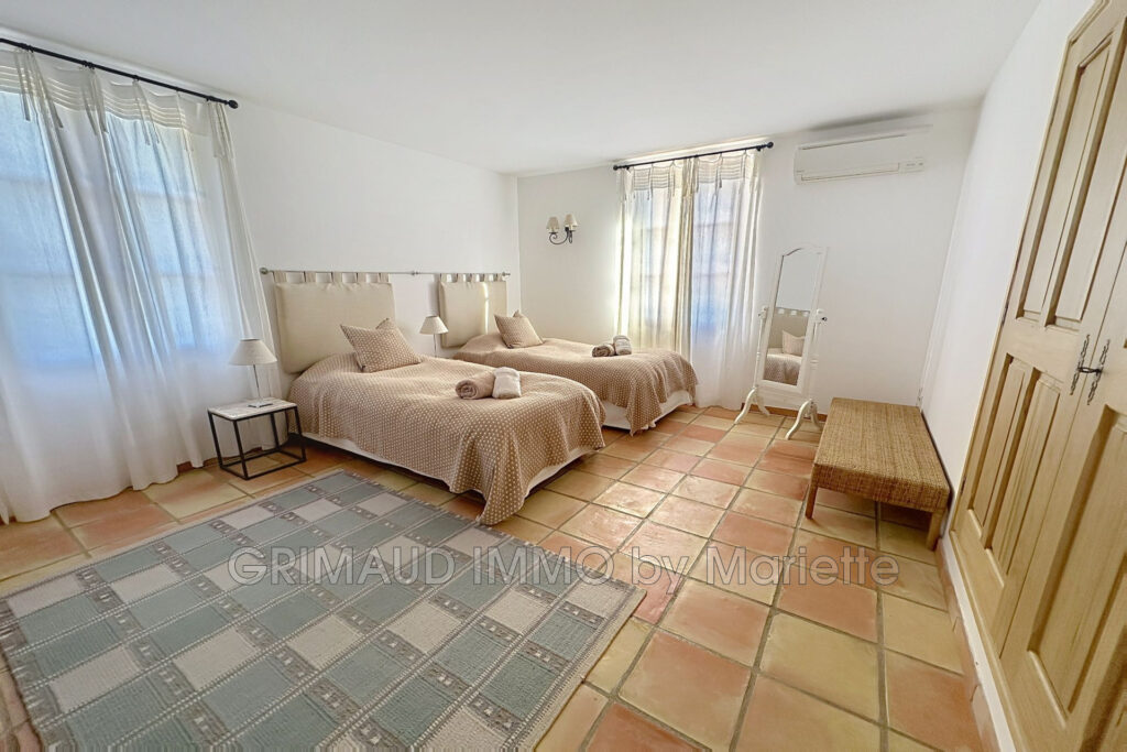 belle maison avec vue imprenable panoramique, a pied du villag – 5 pièces – 3 chambres – 123.85 m²