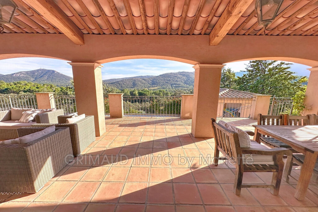 belle maison avec vue imprenable panoramique, a pied du villag – 5 pièces – 3 chambres – 123.85 m²