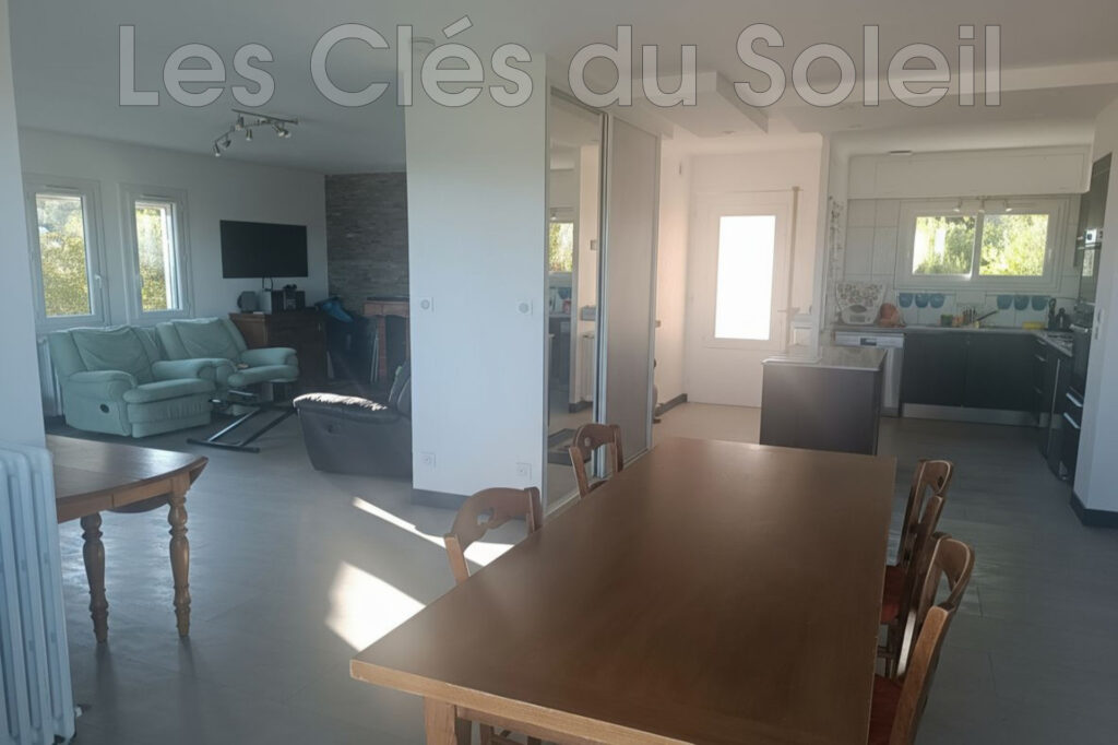 vente villa 9 Pièce(s) – 9 pièces – 5 chambres – 180.00 m²