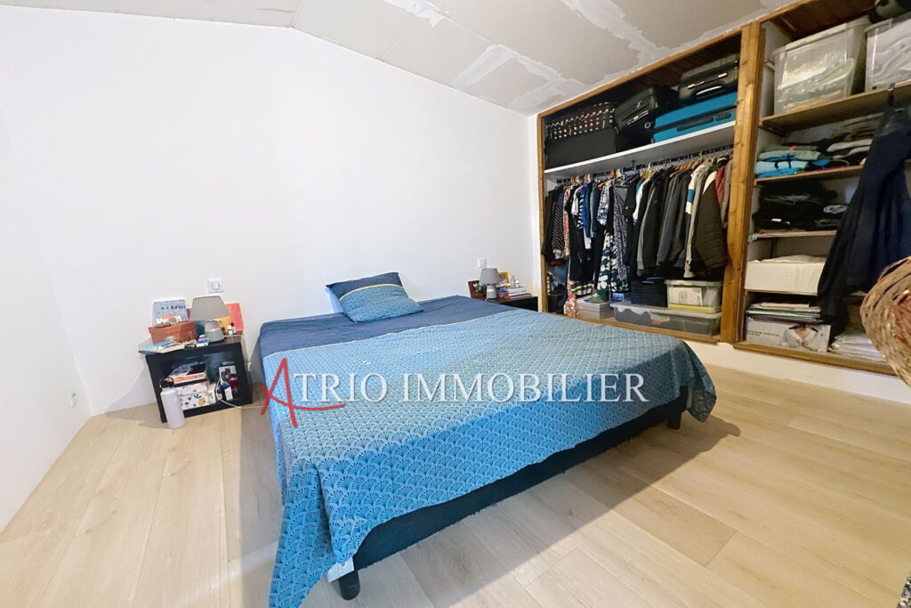 Maison 4/5 pièces, en plein c½ur de Saint Laurent du var, dans – 5 pièces – 3 chambres – 110.00 m²