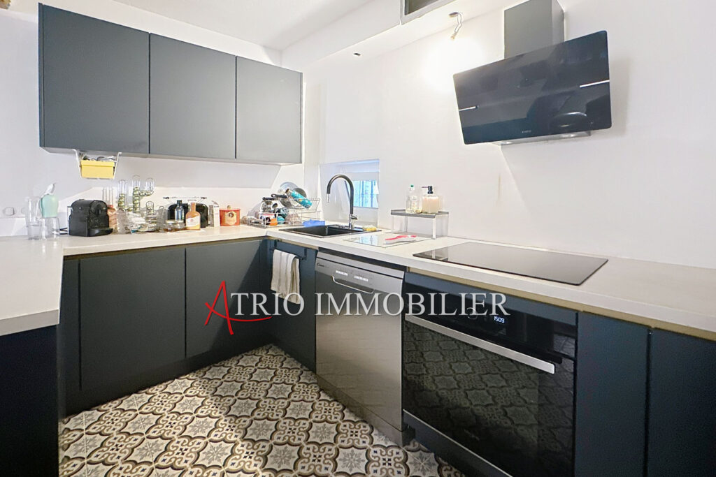 Maison 4/5 pièces, en plein c½ur de Saint Laurent du var, dans – 5 pièces – 3 chambres – 110.00 m²