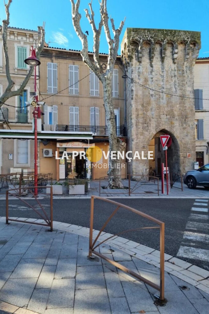 vente immeuble 5 Pièce(s) – 5 pièces – 2 chambres – 188.00 m²