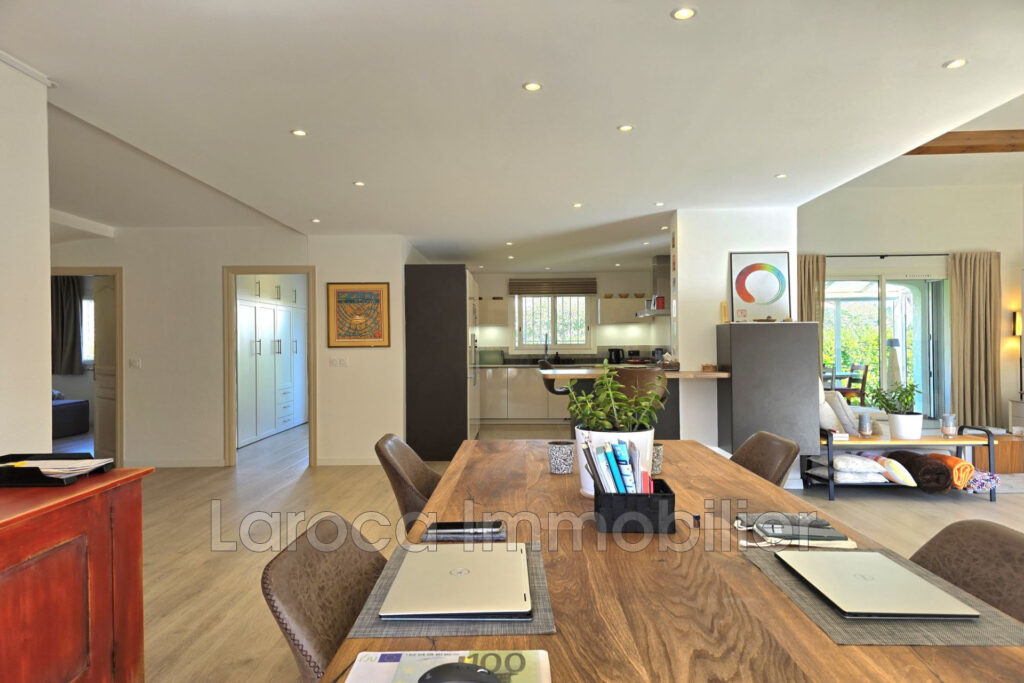 Achat villa à Saint Génis des Fontaines – 4 pièces – 3 chambres – 135.00 m²