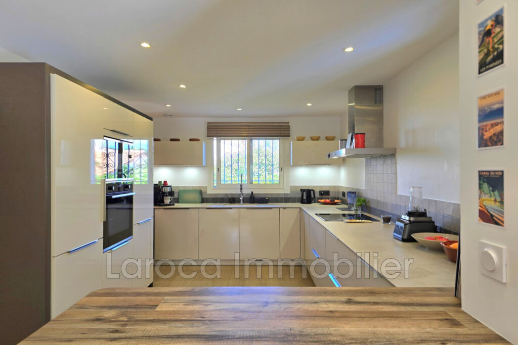 Achat villa à Saint Génis des Fontaines – 4 pièces – 3 chambres – 135.00 m²