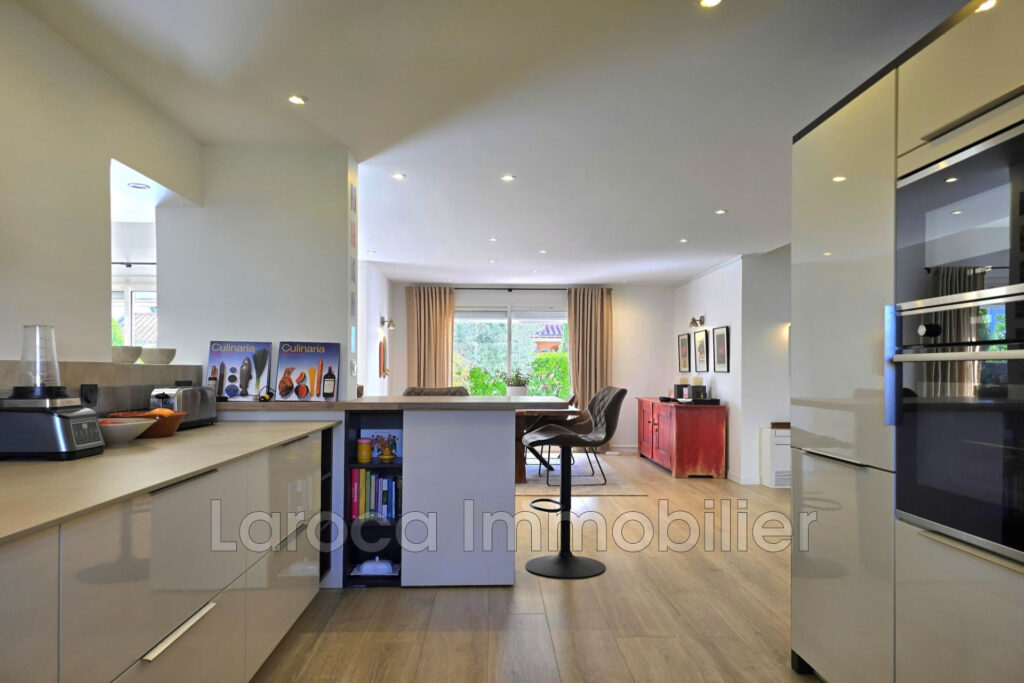 Achat villa à Saint Génis des Fontaines – 4 pièces – 3 chambres – 135.00 m²