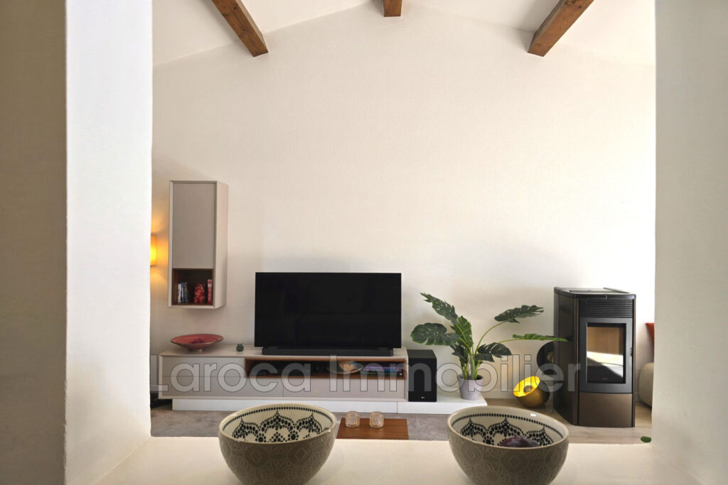 Achat villa à Saint Génis des Fontaines – 4 pièces – 3 chambres – 135.00 m²