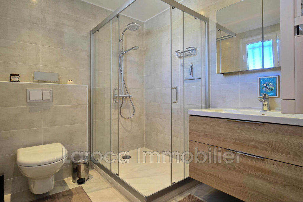 Achat villa à Saint Génis des Fontaines – 4 pièces – 3 chambres – 135.00 m²