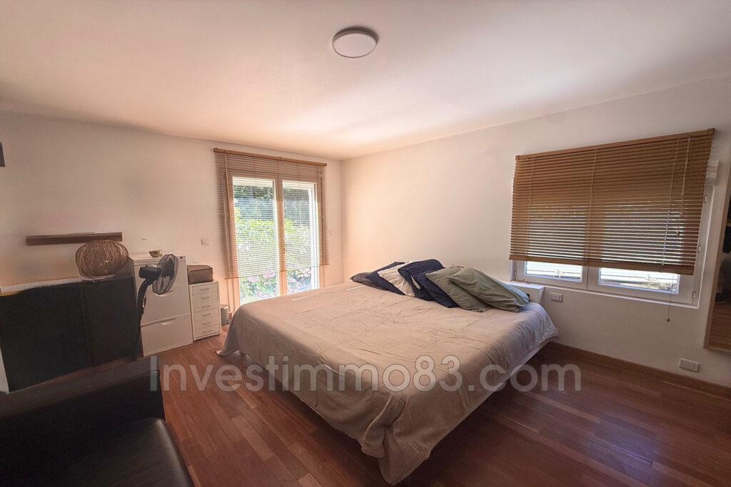 Dans un cadre verdoyant, sur les hauteurs de LA-VALETTE-DU-VAR – 5 pièces – 4 chambres – 125.00 m²