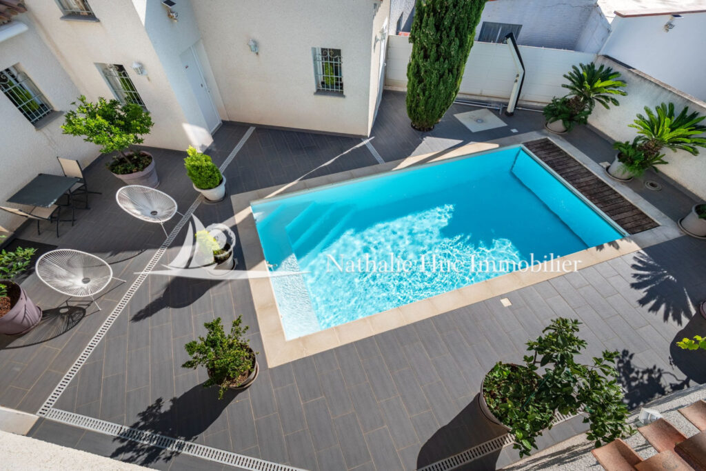 vente maison 7 Pièce(s) – 7 pièces – 5 chambres – 204.00 m²