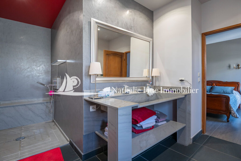 vente maison 7 Pièce(s) – 7 pièces – 5 chambres – 204.00 m²