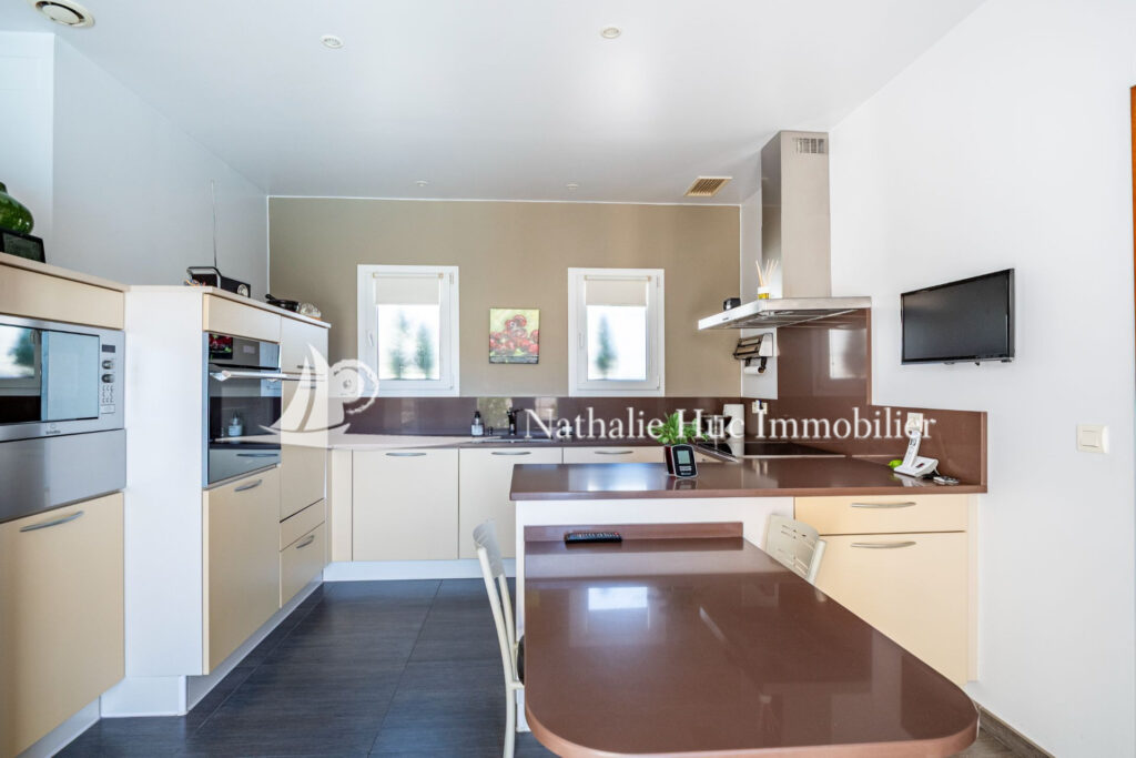 vente maison 7 Pièce(s) – 7 pièces – 5 chambres – 204.00 m²