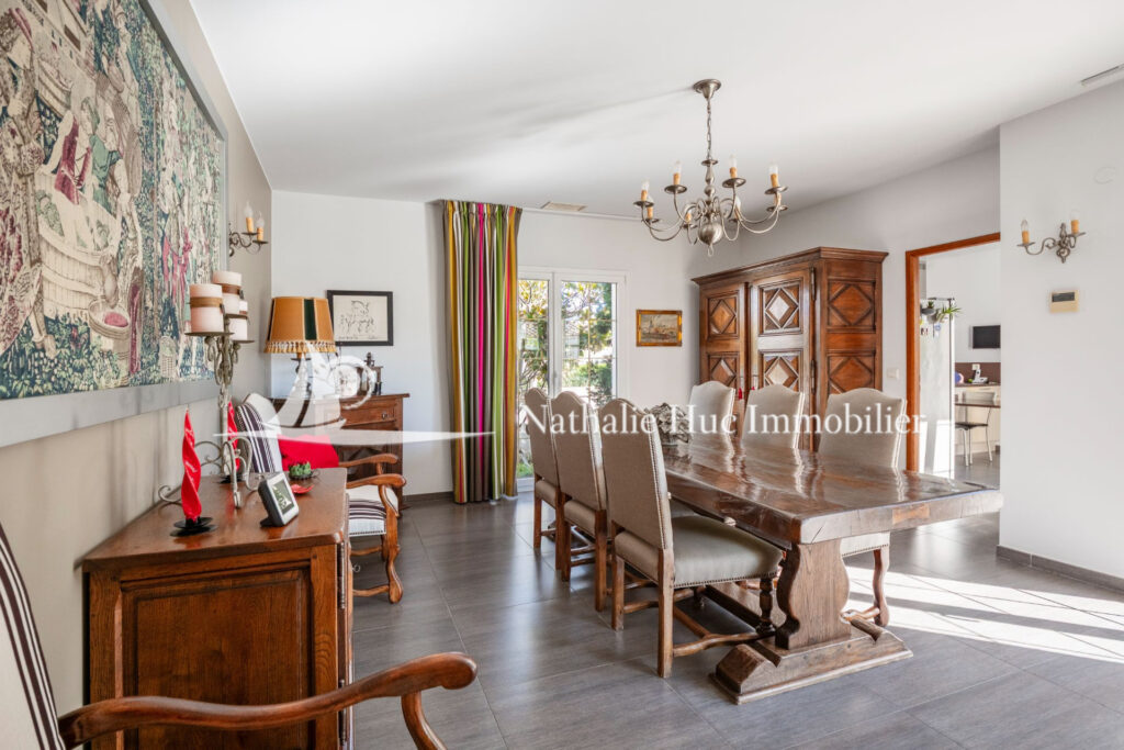 vente maison 7 Pièce(s) – 7 pièces – 5 chambres – 204.00 m²