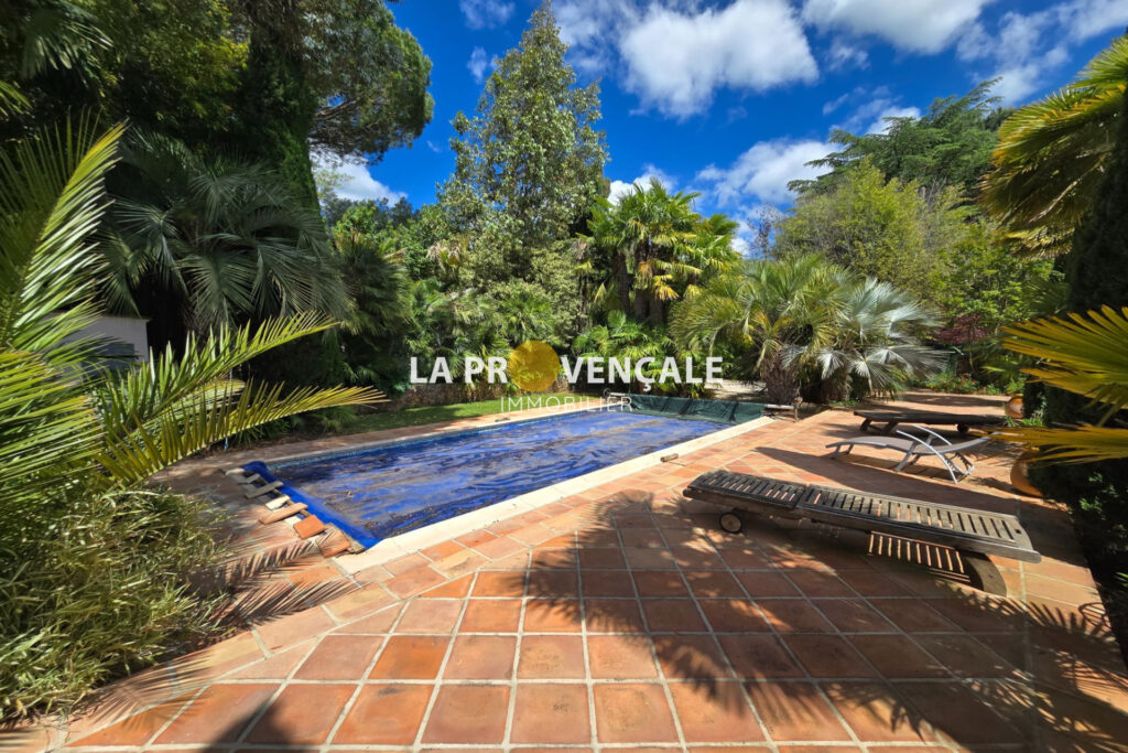 vente maison 9 Pièce(s) – 9 pièces – 6 chambres – 176.33 m²