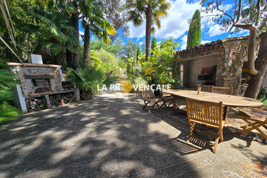 vente maison 9 Pièce(s) – 9 pièces – 6 chambres – 176.33 m²