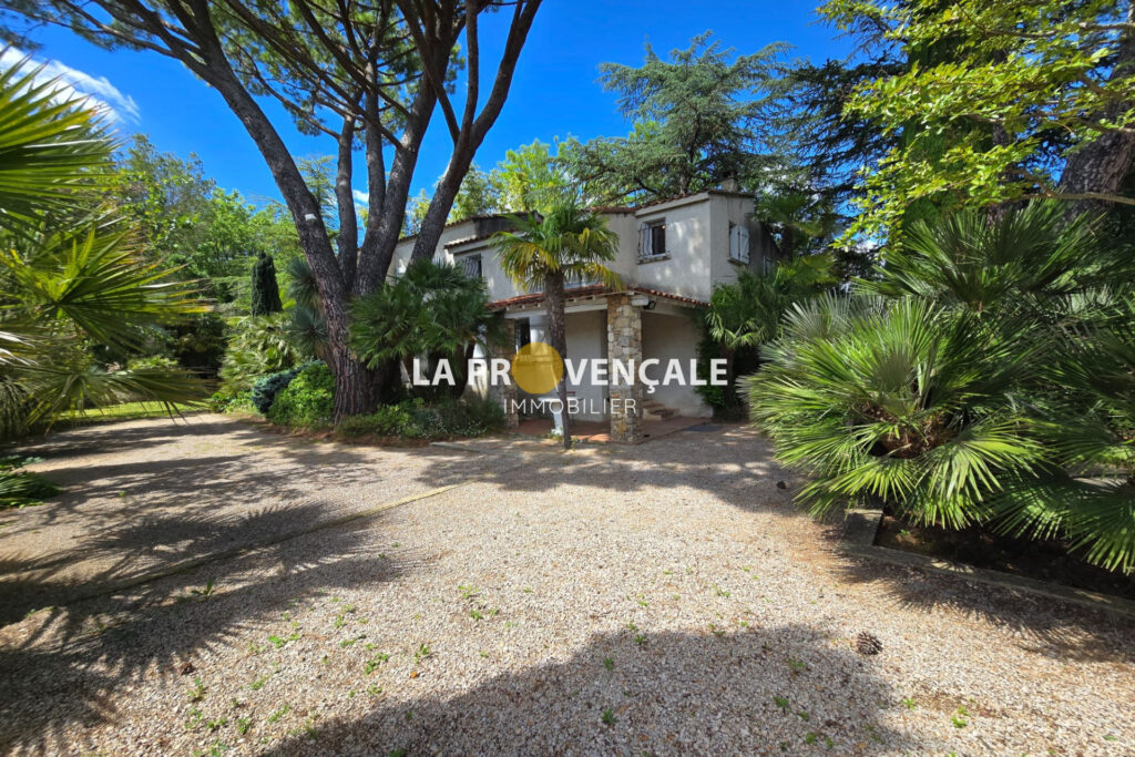 vente maison 9 Pièce(s) – 9 pièces – 6 chambres – 176.33 m²