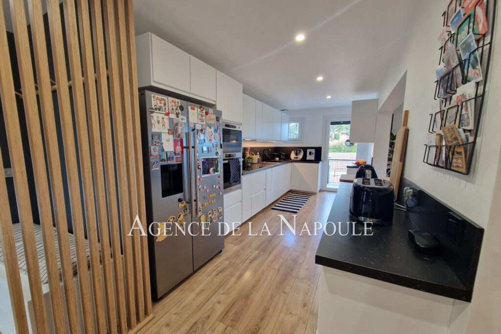 vente maison contemporaine 5 Pièce(s) – 5 pièces – 4 chambres – 130.00 m²