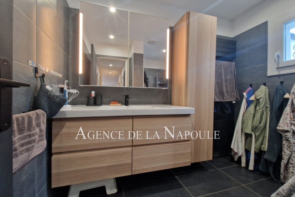 vente maison contemporaine 5 Pièce(s) – 5 pièces – 4 chambres – 130.00 m²