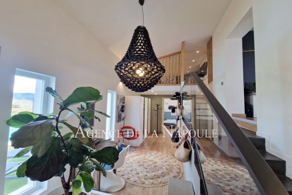 vente maison contemporaine 5 Pièce(s) – 5 pièces – 4 chambres – 130.00 m²