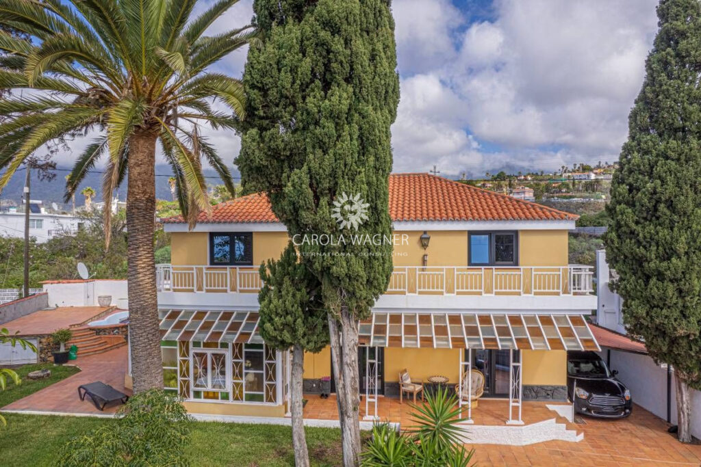 vente villa 6 Pièce(s) – 6 pièces – 3 chambres – 221.00 m²