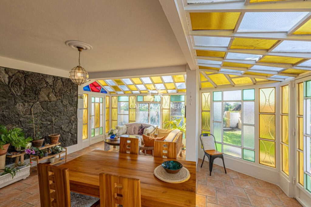 vente villa 6 Pièce(s) – 6 pièces – 3 chambres – 221.00 m²