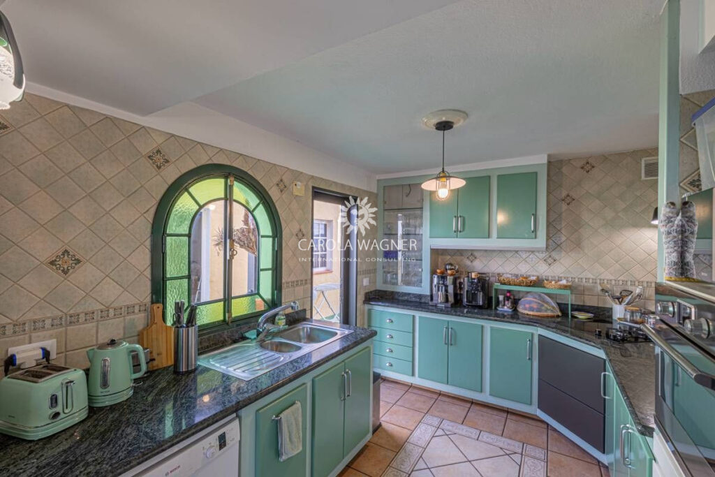 vente villa 6 Pièce(s) – 6 pièces – 3 chambres – 221.00 m²