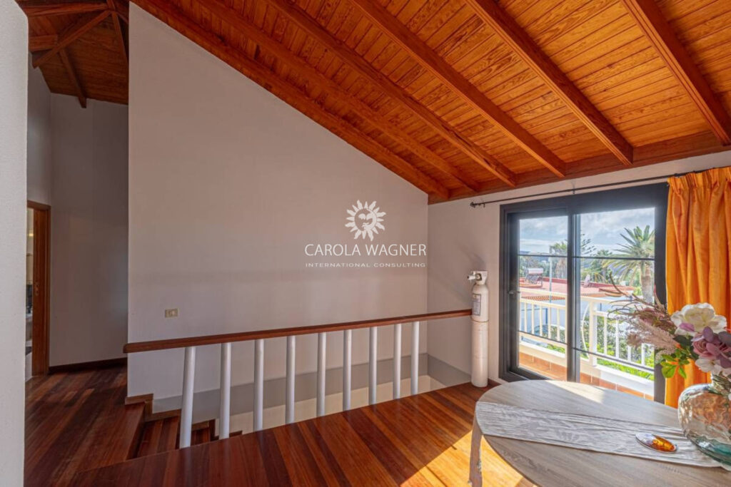 vente villa 6 Pièce(s) – 6 pièces – 3 chambres – 221.00 m²