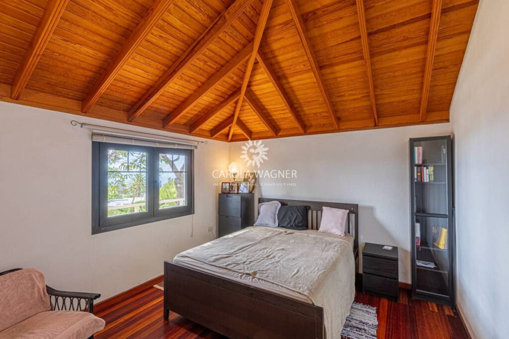 vente villa 6 Pièce(s) – 6 pièces – 3 chambres – 221.00 m²