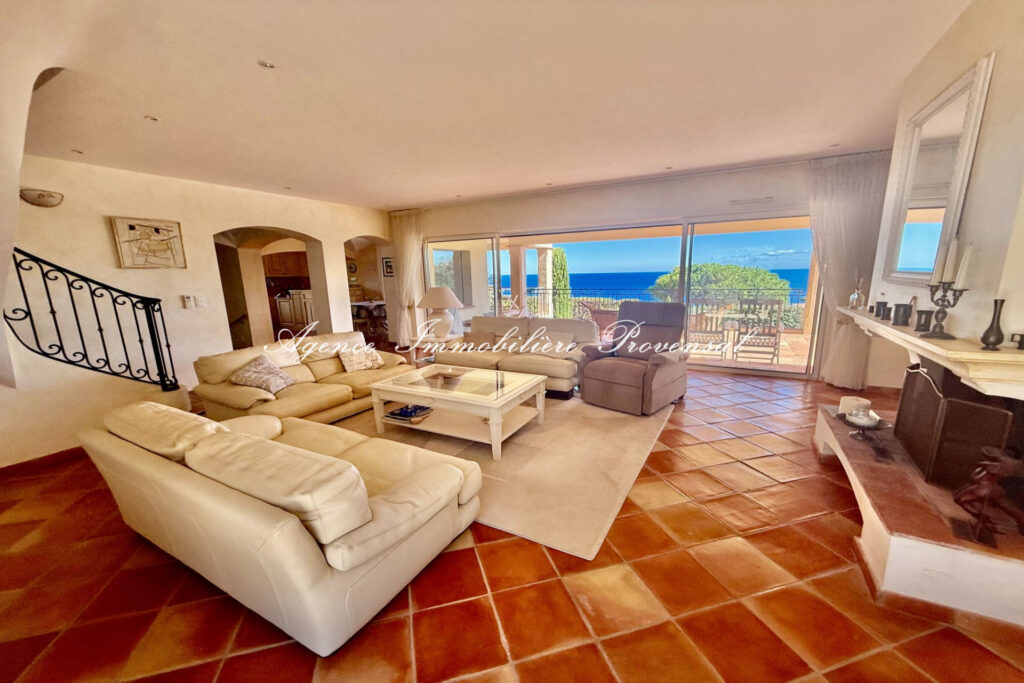 vente villa provençale 6 Pièce(s) – 6 pièces – 5 chambres – 213.00 m²