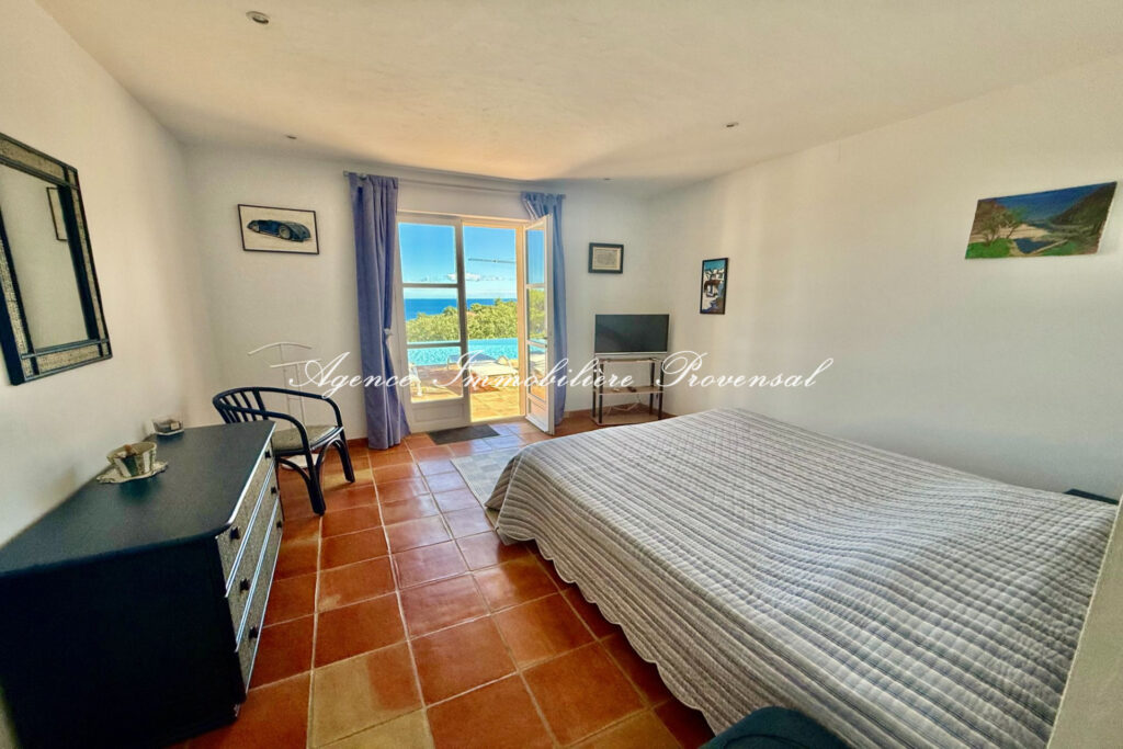 vente villa provençale 6 Pièce(s) – 6 pièces – 5 chambres – 213.00 m²