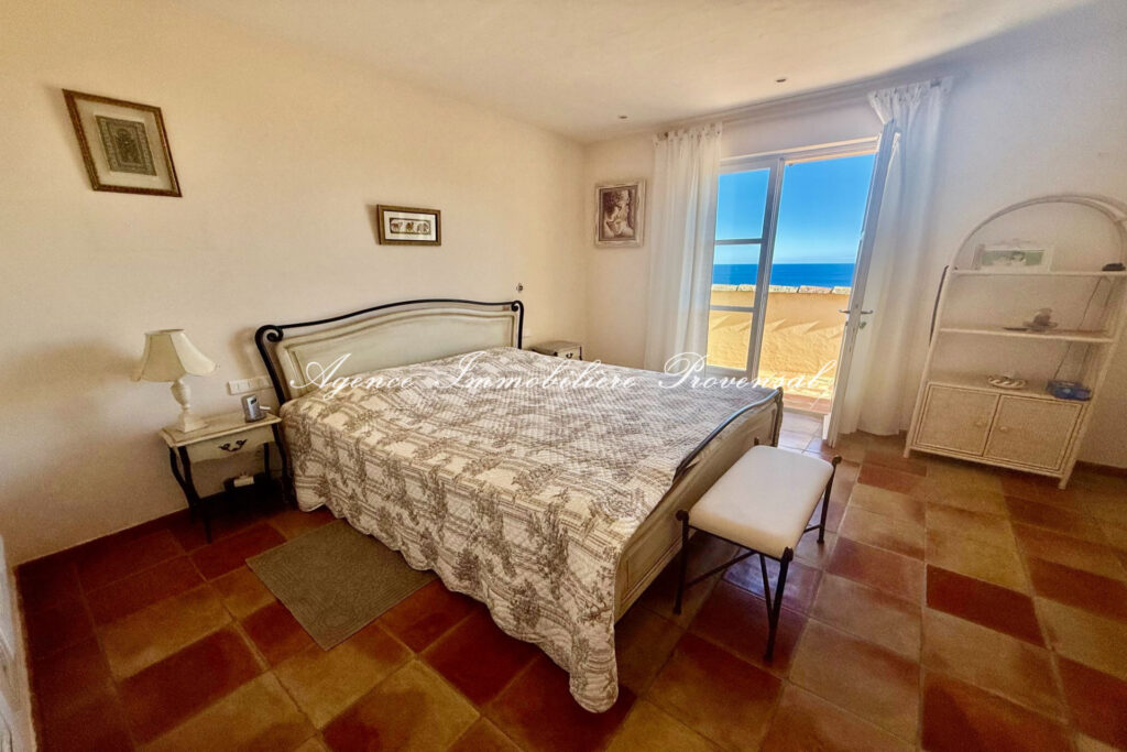 vente villa provençale 6 Pièce(s) – 6 pièces – 5 chambres – 213.00 m²