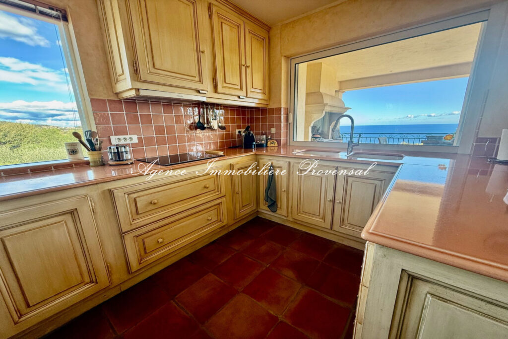 vente villa provençale 6 Pièce(s) – 6 pièces – 5 chambres – 213.00 m²