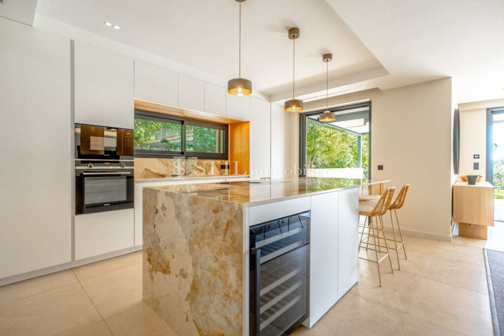 vente villa 7 Pièce(s) – 7 pièces – 5 chambres – 4  – 350.00 m²