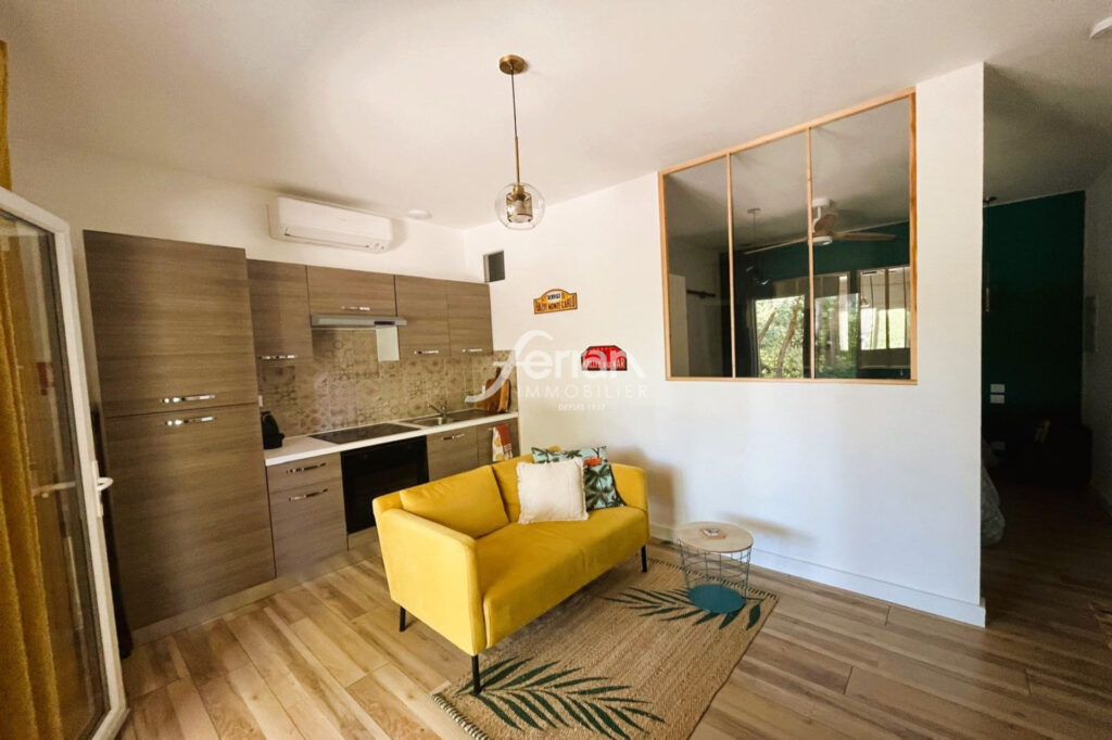 A VENDRE MAISON FAMILIALE DE 200 M² EN PLEINE NATURE AVEC APPA – 7 pièces – 5 chambres – 200.00 m²